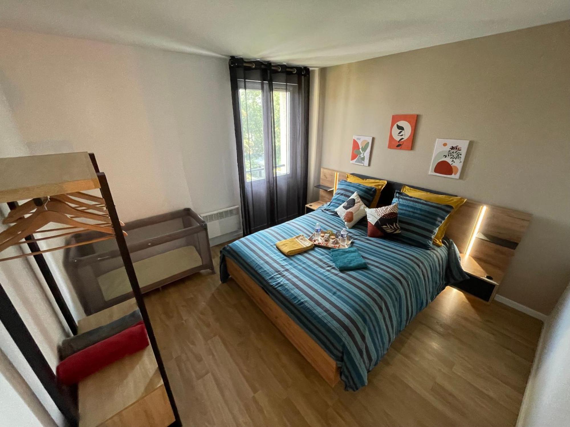 Paris Disneyland Centre-ville, Parking, Au Coeur De L'aviron * Vaires-sur-Marne